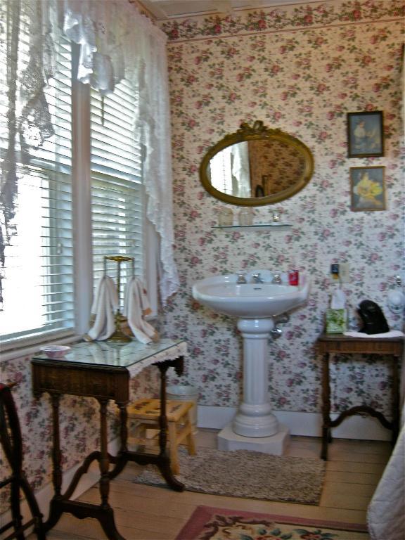 The Old Tower House Bed & Breakfast North Bend Room photo