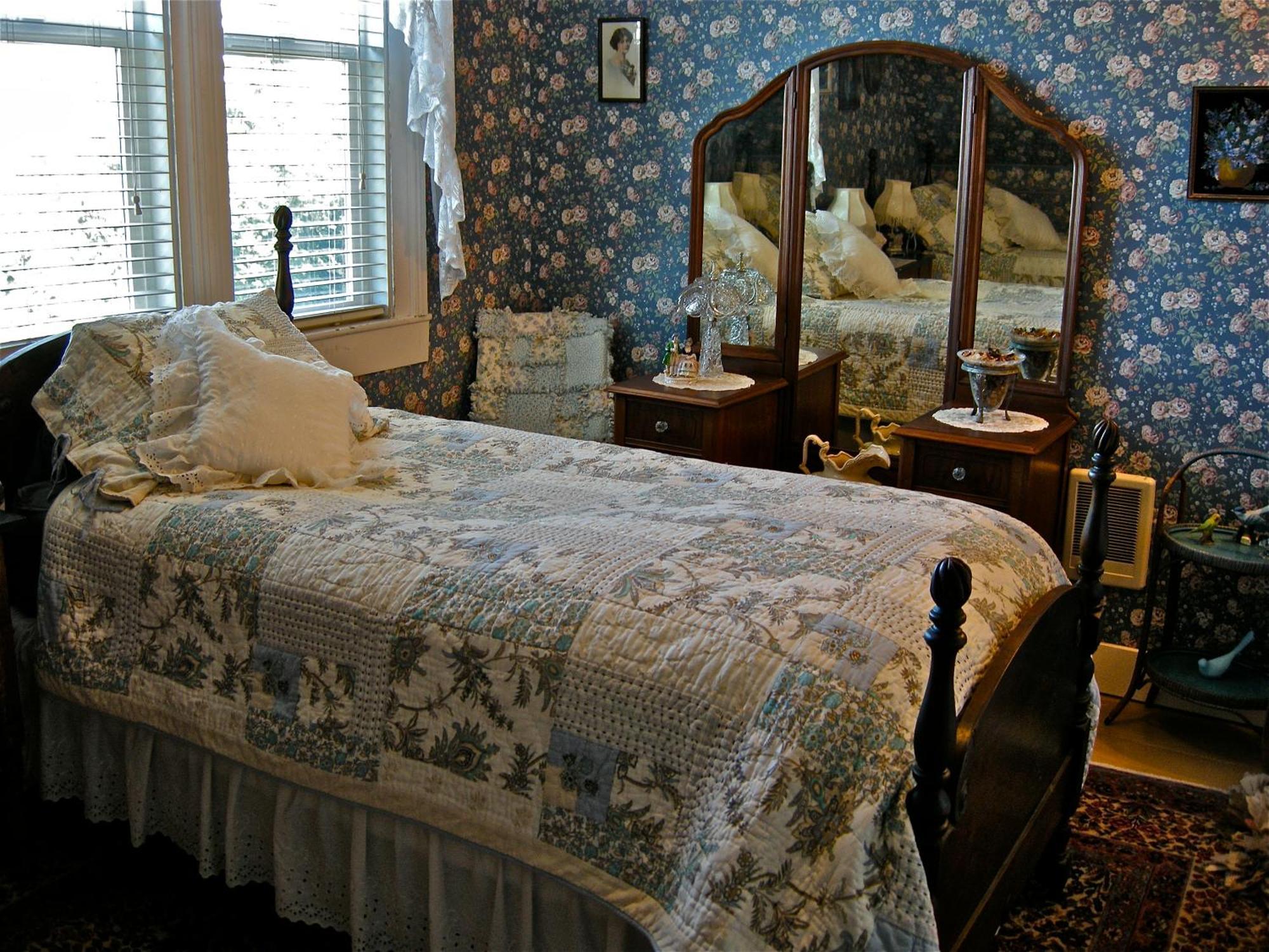 The Old Tower House Bed & Breakfast North Bend Exterior photo