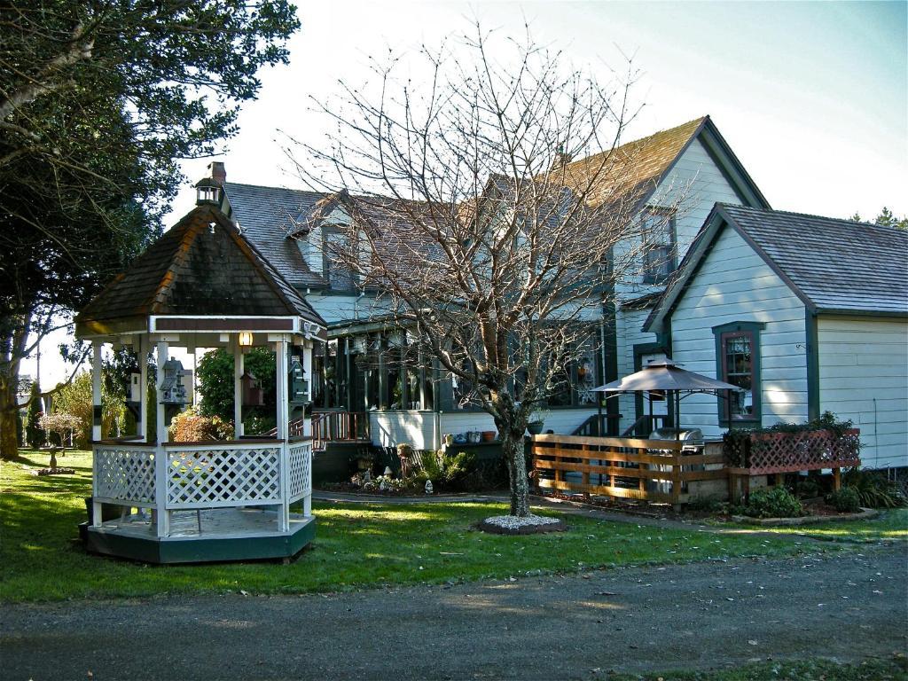 The Old Tower House Bed & Breakfast North Bend Exterior photo