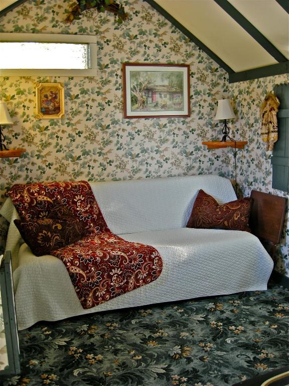 The Old Tower House Bed & Breakfast North Bend Room photo