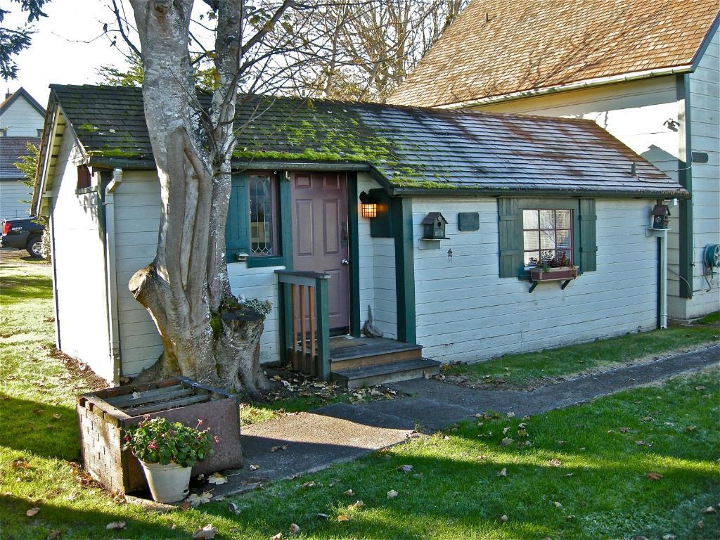 The Old Tower House Bed & Breakfast North Bend Room photo